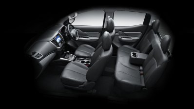 2015 Mitsubishi Triton interior