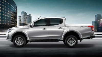 2015 Mitsubishi Triton side