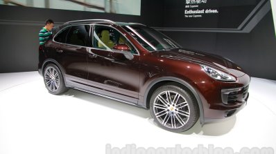 2015 Porsche Cayenne Facelift front quarter at the 2014 Guangzhou Auto Show