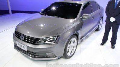 2015 VW Sagitar facelift front quarter at Guangzhou Auto Show 2014