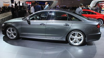 2016 Audi S6 side at the 2014 Los Angeles Auto Show