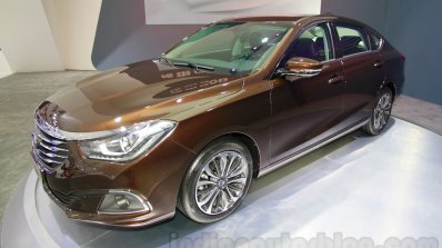 GAC Trumpchi GA6 front three quarter at Guangzhou Auto Show 2014