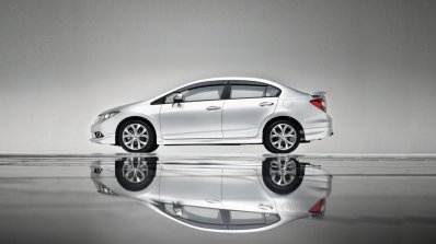 Honda Civic facelift Malaysia side