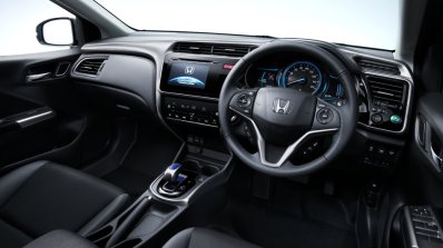 Honda Grace Hybrid interior