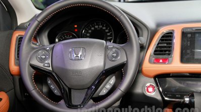 Honda Vezel steering at the Guangzhou Auto Show 2014