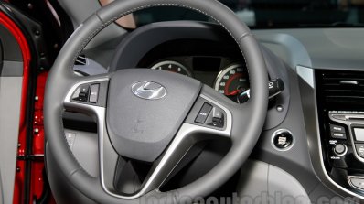Hyundai Verna Facelift steering at the 2014 Guangzhou Auto Show