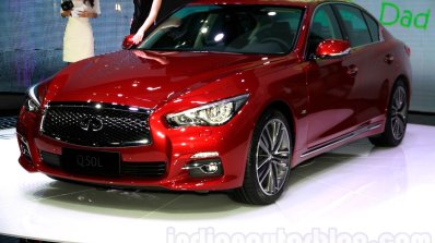 Infiniti Q50L front quarter at 2014 Guangzhou Auto Show