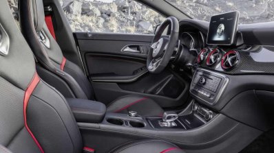 Mercedes CLA 45 AMG Shooting Brake interior