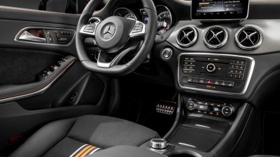Mercedes CLA Shooting Brake dash