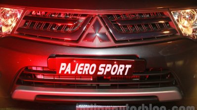 Mitsubishi Pajero Sport AT grille at the Indian launch