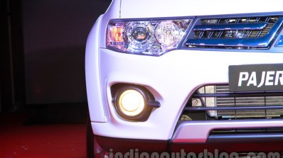 Mitsubishi Pajero Sport AT headlamp and foglamp at the Indian launch