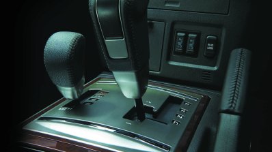 Mitsubishi Pajero facelift gear levers