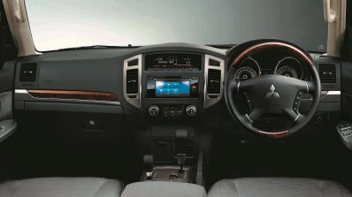 Mitsubisih Pajero facelift Malaysia interior