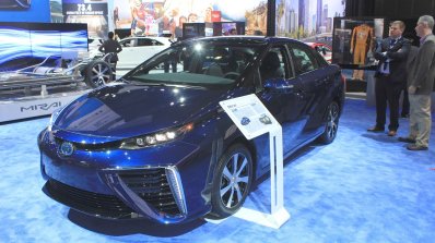 Toyota Mirai front three quarters right at the 2014 Los Angeles Auto Show