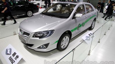 Toyota Ranz EV front three quarters right at the 2014 Guangzhou Motor Show