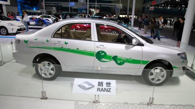 Toyota Ranz EV side view at the 2014 Guangzhou Motor Show