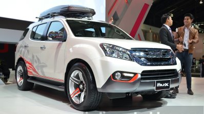 2014 Isuzu MU-X front three quarters at the 2014 Thailand Motor Expo