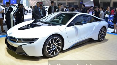 2015 BMW i8 front three quarters at the 2014 Thailand Motor Expo