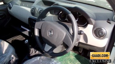 2015 Renault Duster for India spied interior
