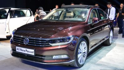 2015 VW Passat previewed in Malaysia front left three quarter