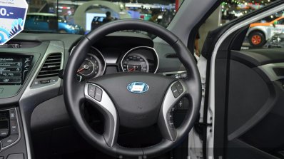 Hyundai Elantra facelift steering wheel at the 2014 Thailand International Motor Expo
