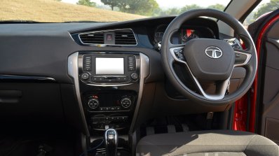 Tata Bolt 1.2T dash Review