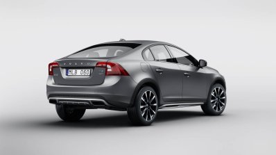2015 Volvo S60 Cross Country rear three quarter
