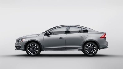 2015 Volvo S60 Cross Country side