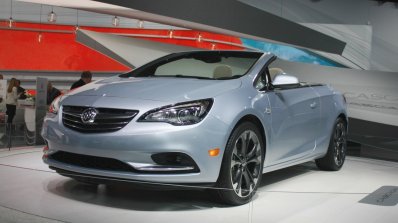 2016 Buick Cascada front three quarters at the 2015 Detroit Auto Show