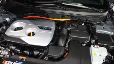 2016 Hyundai Sonata Plug in Hybrid engine at the 2015 Detroit Auto Show