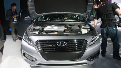2016 Hyundai Sonata Plug in Hybrid front at the 2015 Detroit Auto Show