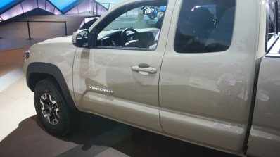 2016 Toyota Tacoma access cab at the 2015 Detroit Auto Show