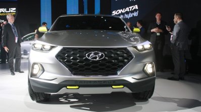 Hyundai Santa Cruz Crossover Concept front at the 2015 Detroit Auto Show