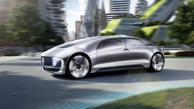 Mercedes-Benz reveals F 015 Luxury in Motion concept official side
