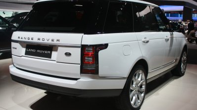 Range Rover rear three quarter at the 2015 Detroit Auto Show