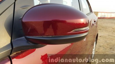 Updated Honda Amaze India wing mirror