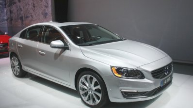 Volvo S60 Inscription front three quarters left at the 2015 Detroit Auto Show