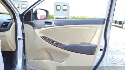 2015 Hyundai Verna diesel facelift door trim