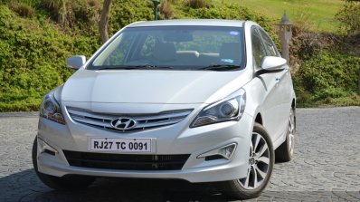 2015 Hyundai Verna diesel facelift front quarter