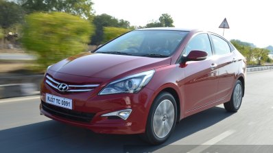 2015 Hyundai Verna petrol facelift front quarter