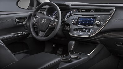 2016 Toyota Avalon cockpit