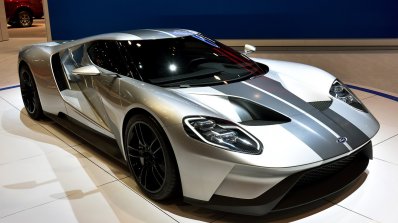 Ford GT front three quarters at the 2016 Chicago Auto Show