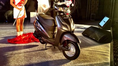 Honda Activa 3G front three quarters left live image