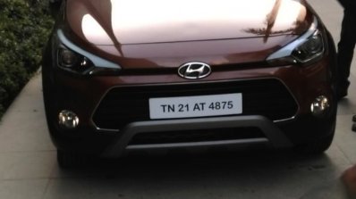 Hyundai i20 Active grille and headlamp