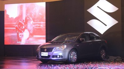 Suzuki Kizashi front quarter Pakistan launch