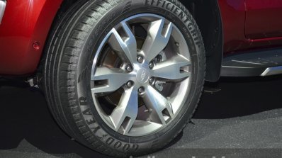 2015 Ford Everest alloy wheel (2015 Ford Endeavour) at the 2015 Bangkok Motor Show