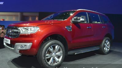 2015 Ford Everest front three quarter (2015 Ford Endeavour) at the 2015 Bangkok Motor Show