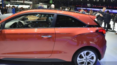 2015 Hyundai i20 Coupe rear window at the 2015 Geneva Motor Show