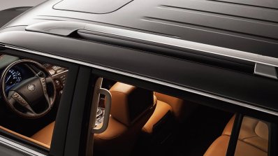 2015 Nissan Patrol door