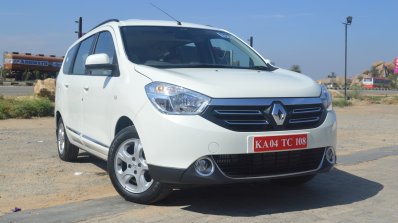 2015 Renault Lodgy Press Drive front three quarter